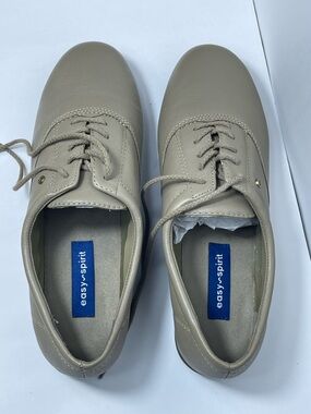 Easy Spirit Women's Taupe Lace-Up Oxfords